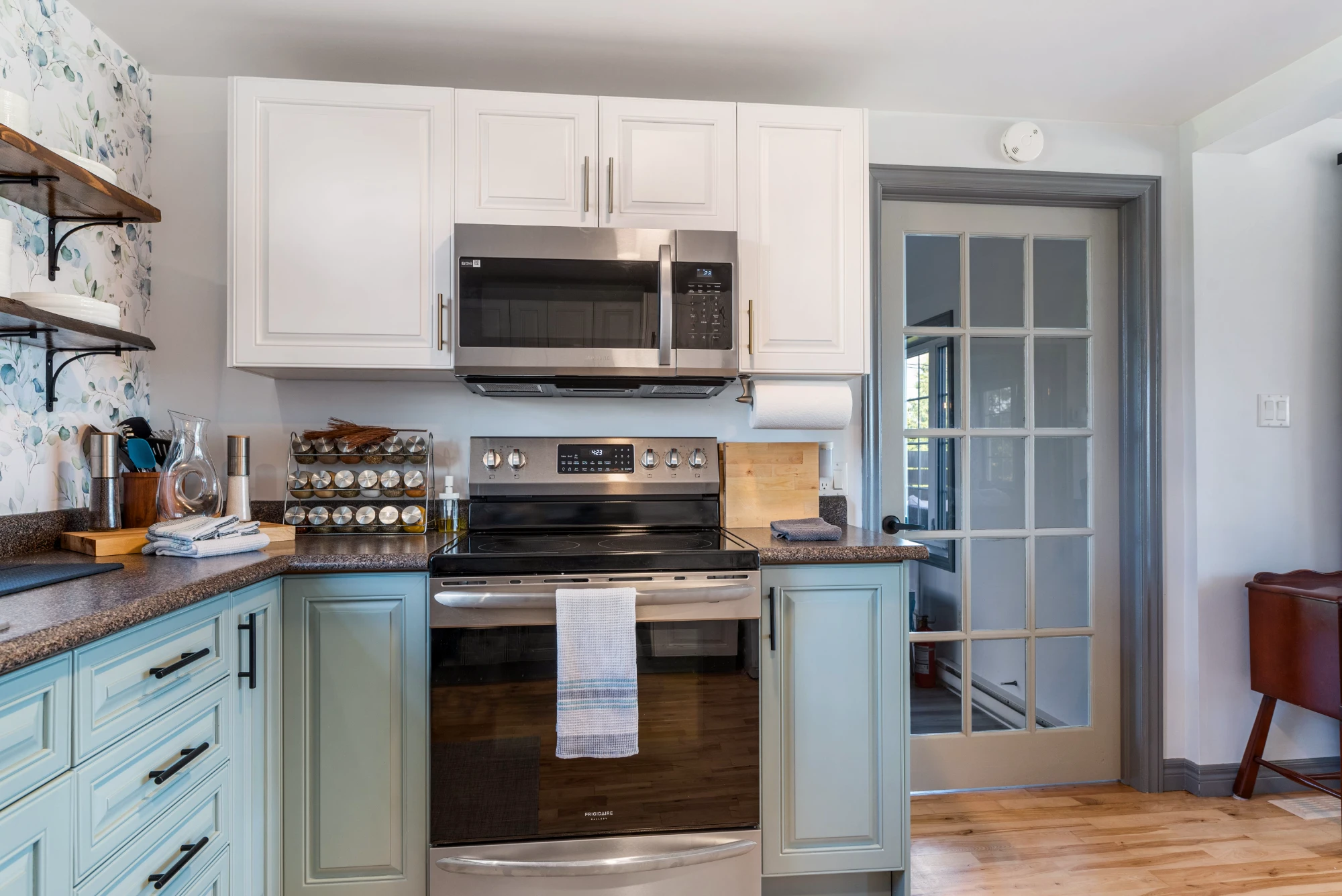 Farmhouse Kitchen to entry